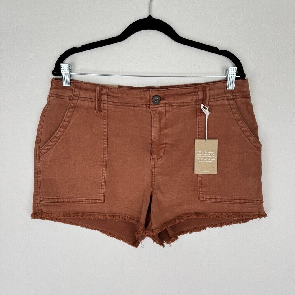 Women’s Rust Frayed Hem Utility Shorts - Picture 3 of 16